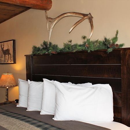 Elkhorn Cabins And Inn Уест Йелоустоун Екстериор снимка