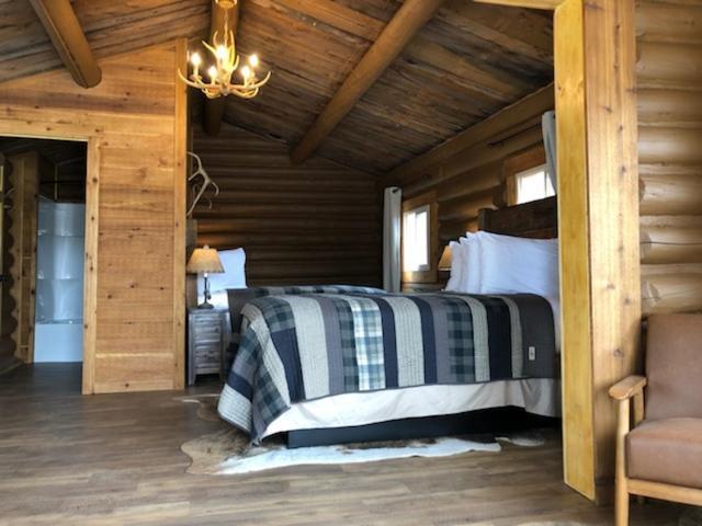 Elkhorn Cabins And Inn Уест Йелоустоун Стая снимка