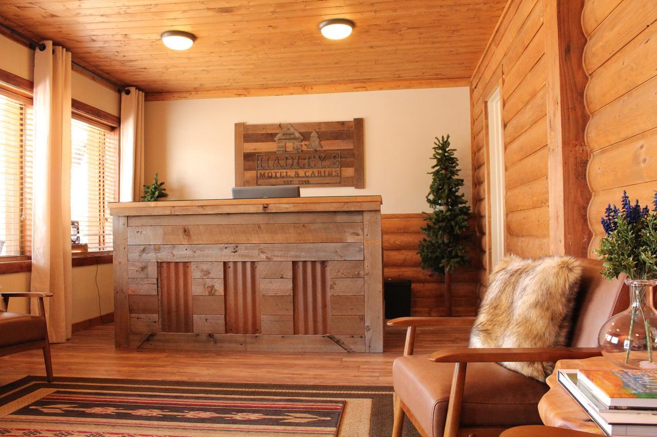Elkhorn Cabins And Inn Уест Йелоустоун Екстериор снимка