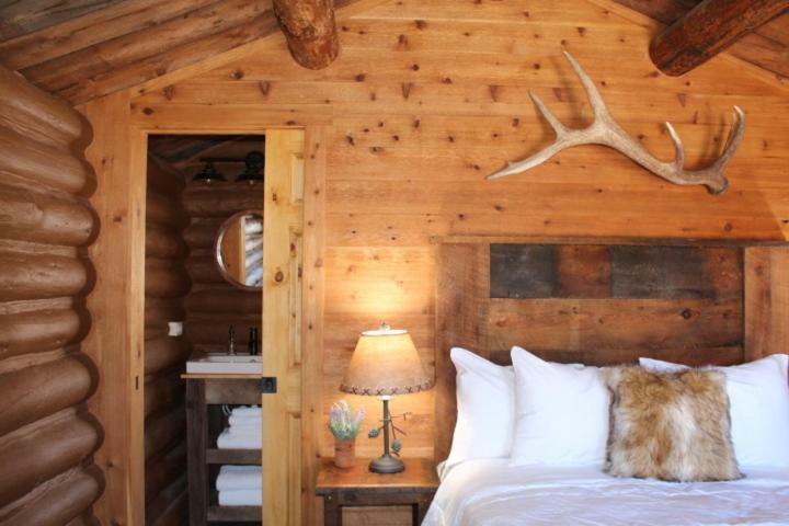 Elkhorn Cabins And Inn Уест Йелоустоун Екстериор снимка